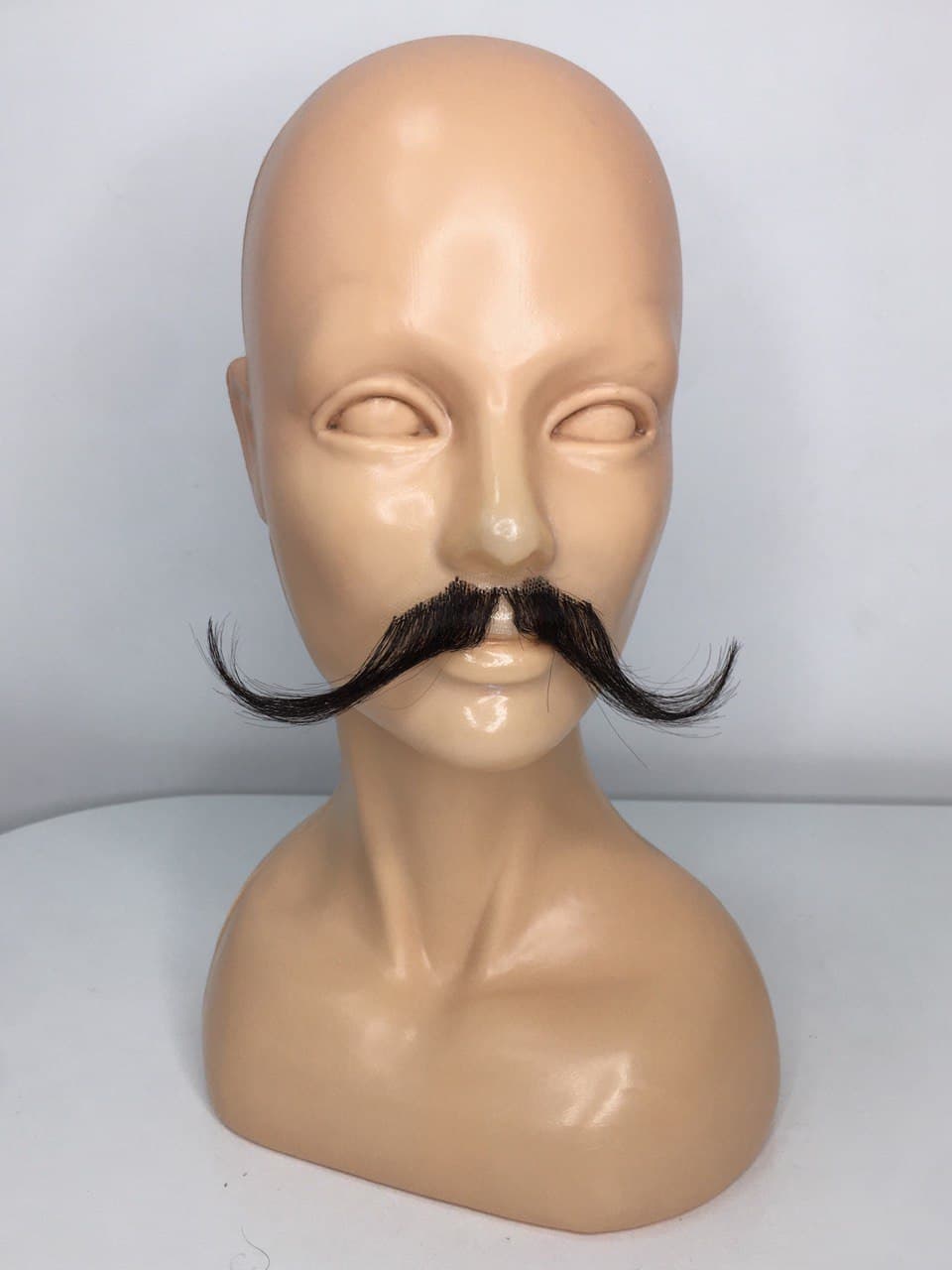 Усы форма Хипстер цв. 7