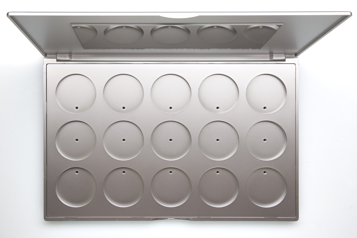 Палитра пустая на 15 тонов с зеркалом Empty Prof Eye Shadow Palette 15 colors Kryolan