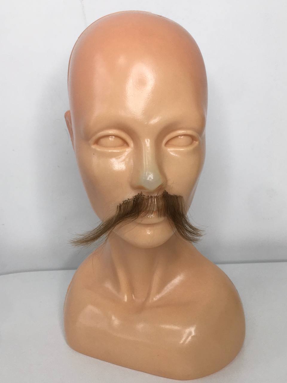 Усы форма Сыщик цв. 5